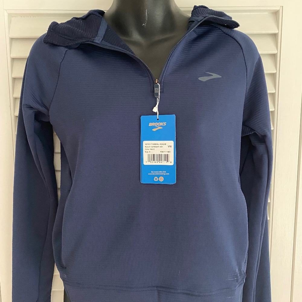 Brooks Notch Thermal Hoodie size S